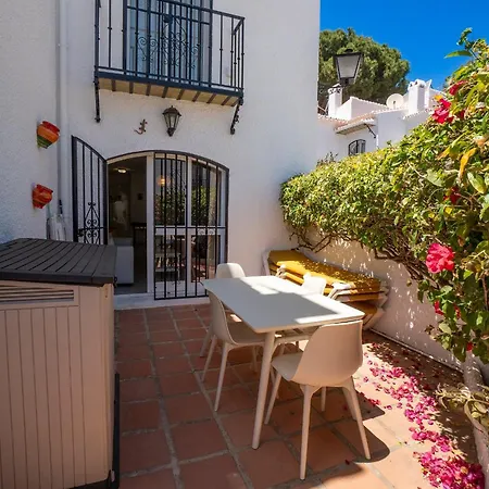 Semesterbostad Pinos 22 Menyber