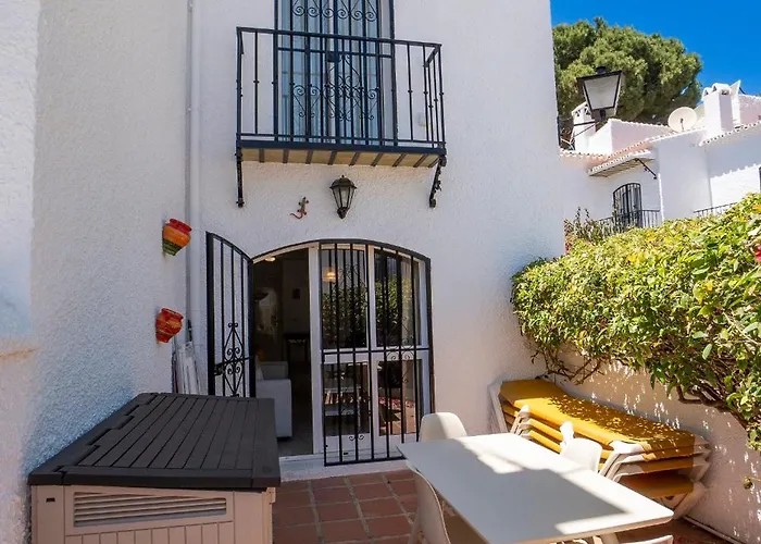 Semesterbostad Pinos 22 Menyber Nerja