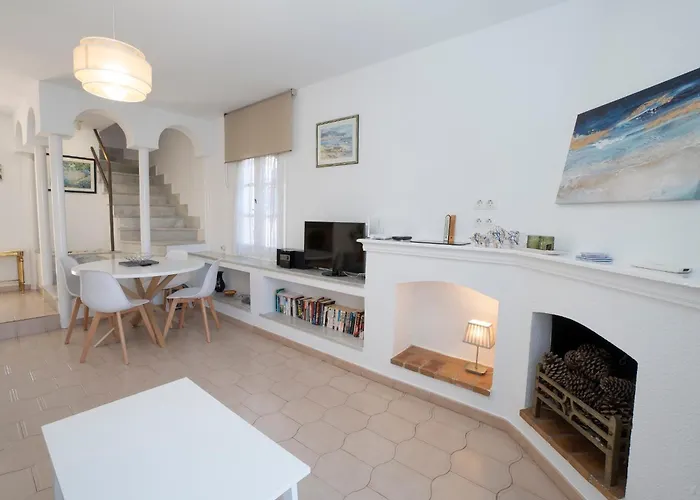 Semesterbostad Pinos 22 Menyber