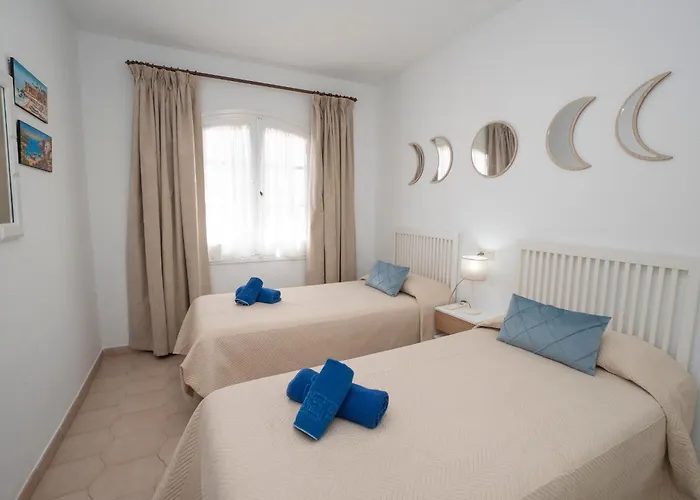 Semesterbostad Pinos 22 Menyber *