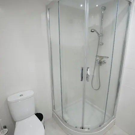 Pinos 22 Menyber * נרחה